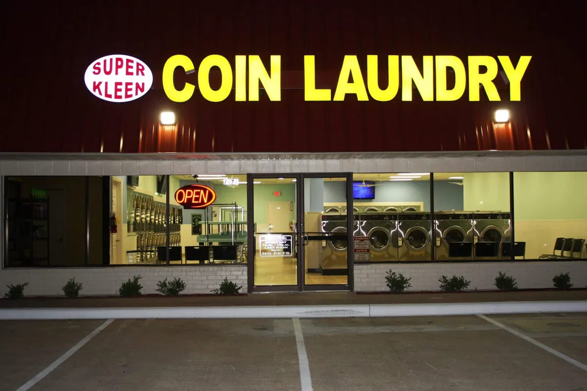 Laundromat Sign Cleveland Tennessee