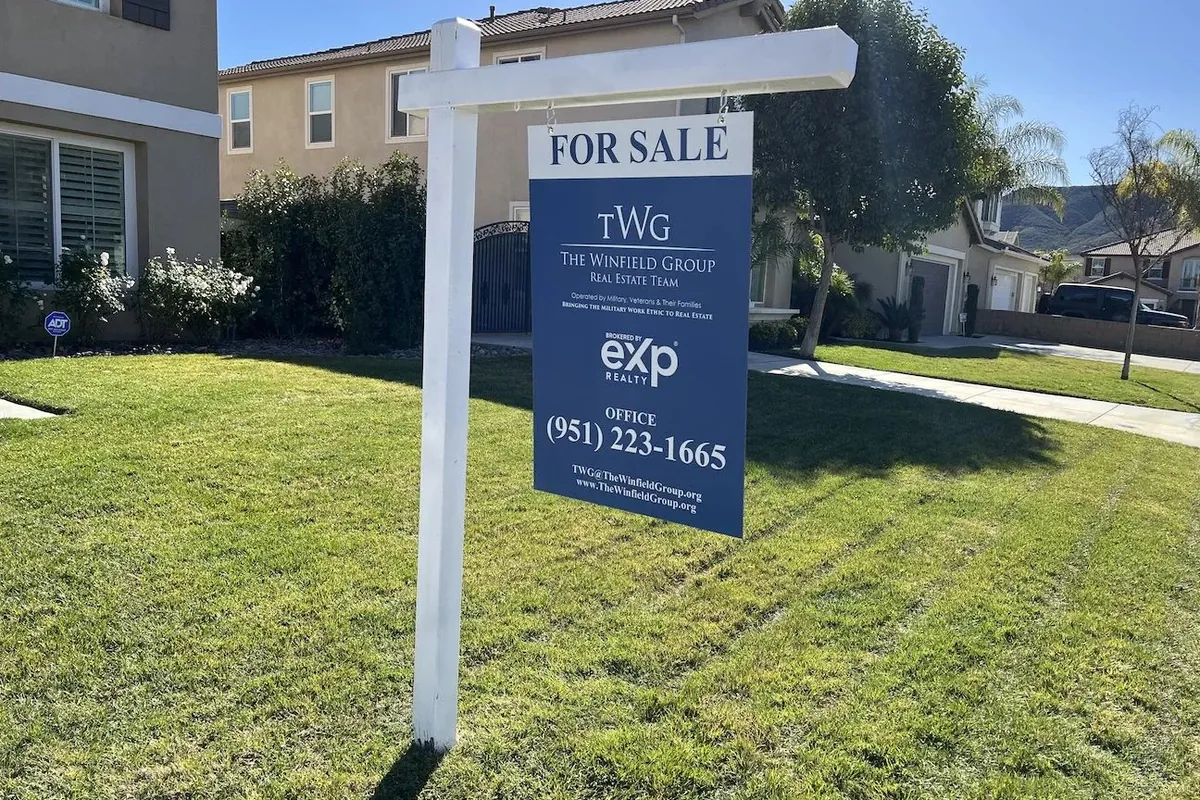 Real Estate Sign Cleveland Tennessee